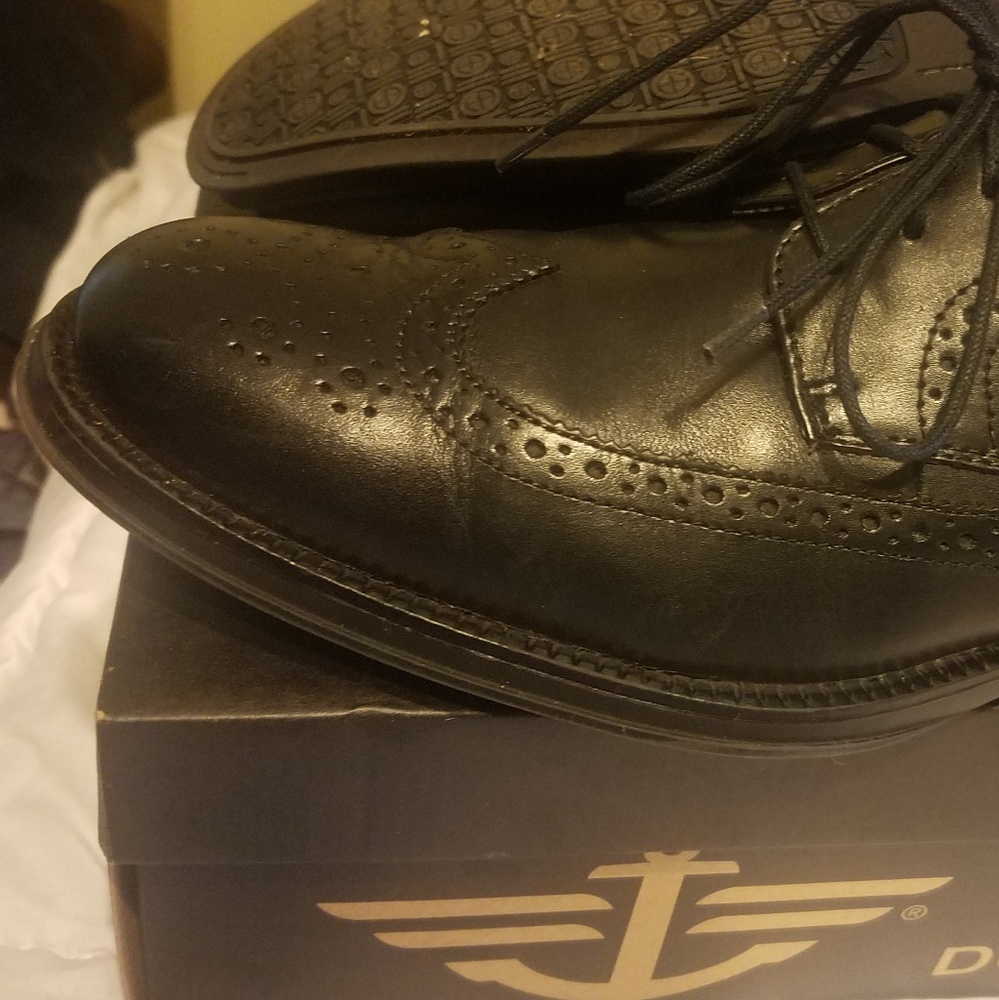 Docker Wingtip Oxford dress shoes